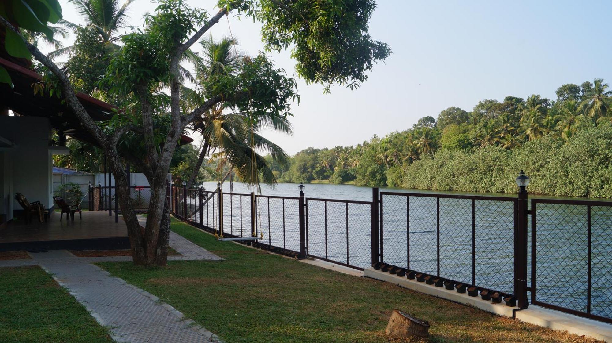 Blue Lake Villa Kollam Exterior foto