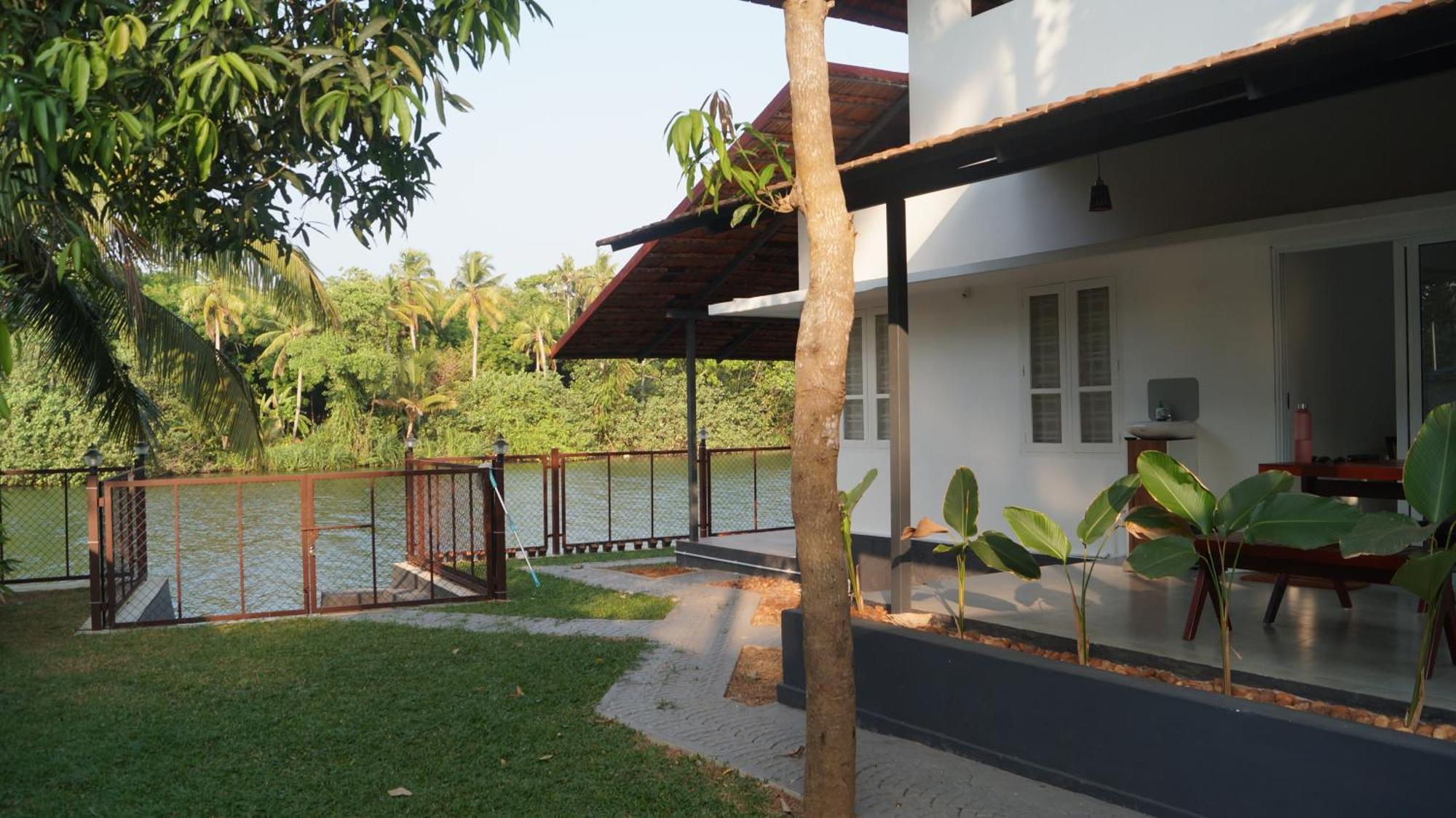 Blue Lake Villa Kollam Exterior foto